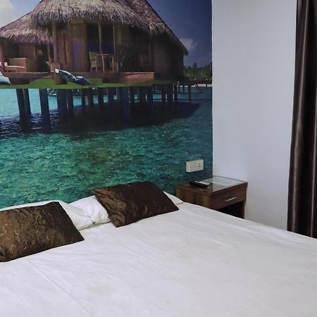 Rain Forest Hotel Куала Лумпур Стая снимка
